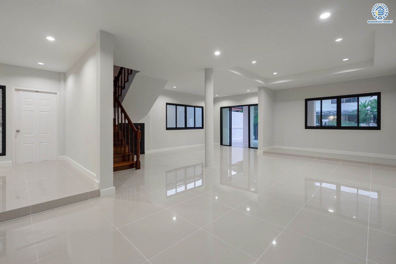 บ้านมือสองตกแต่งใหม่ ม.อักษรา พุทธมณฑลสาย3 ตกแต่งหรูหรา เนื้อที่ 55 ตร.ว. ฟังก์ชัน 3 ห้องนอน 3 ห้องน้ำ จอดรถได้ 2 คัน บนทำเลเชื่อมต่อเมือง ใกล้เซ็นทรัลศาลายา, ม.มหิดล ทางคู่ขนานลอยฟ้าบรมราชชนนี และรายล้อมด้วยสิ่งอำนวยความสะดวกครบ!